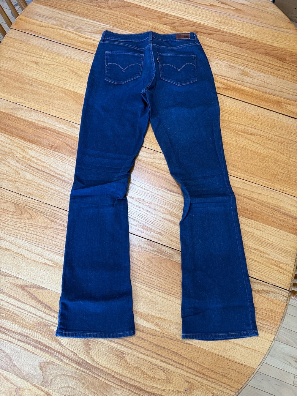 LEVI’S Women’s Bold Curve Mid Rise Boot Cut Dark Wash Blue Denim Jeans 30